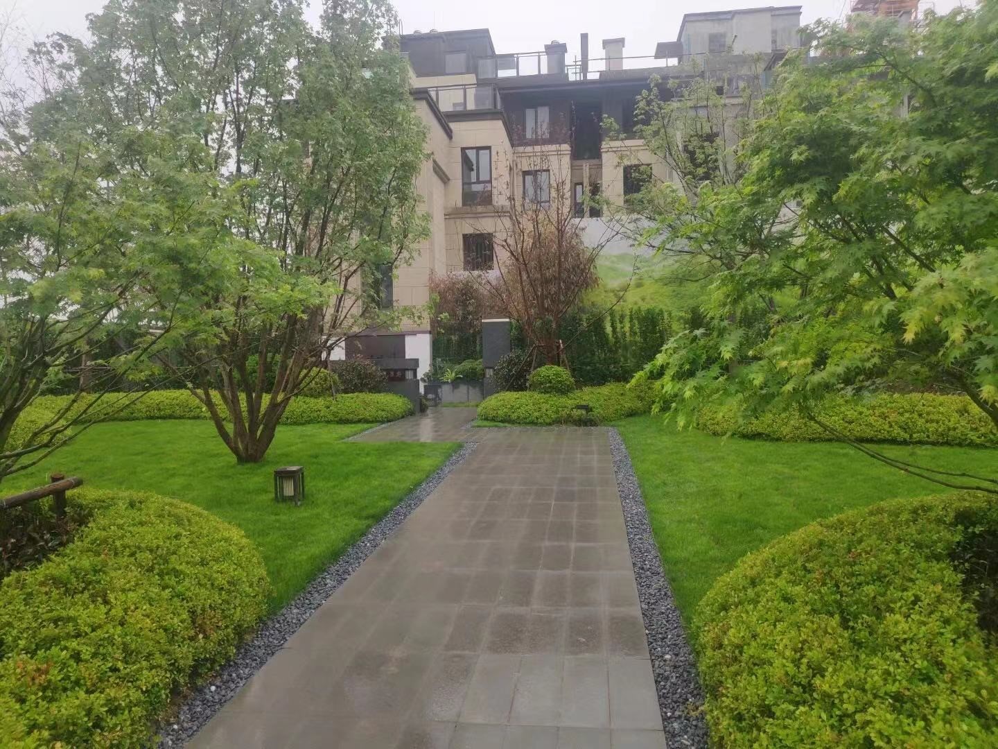 ���̰���